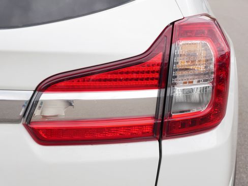 Used 2022 Subaru Ascent Touring AWD/4WD image 17