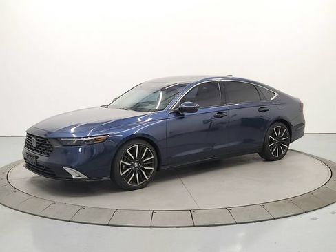 Used 2024 Honda Accord Touring image 3