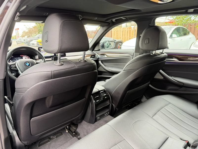 Used 2021 BMW 530i xDrive w/ Premium Package AWD/4WD image 18