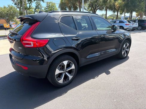 Certified 2024 Volvo XC40 B5 Core w/ Protection Package Premier AWD/4WD image 54