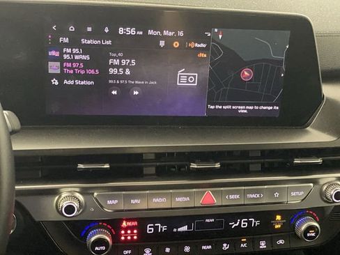 Used 2025 Kia Telluride LX image 12