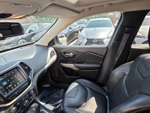 Used 2018 Jeep Cherokee Limited image 15