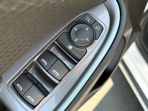 Used 2025 Chevrolet Malibu LT FWD image 11