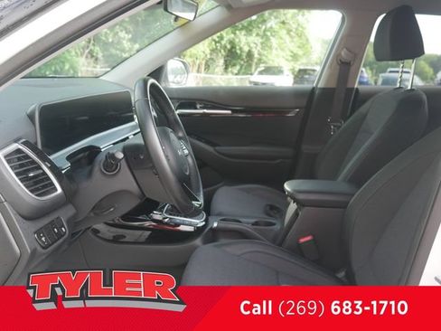 Used 2025 Kia Seltos S AWD/4WD image 34