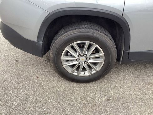 Used 2023 Chevrolet Traverse LT image 25