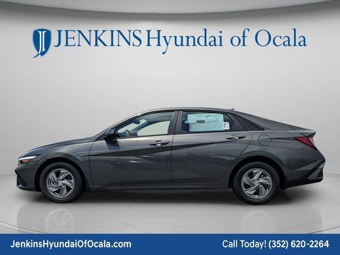 New 2026 Hyundai Elantra SE FWD image 7
