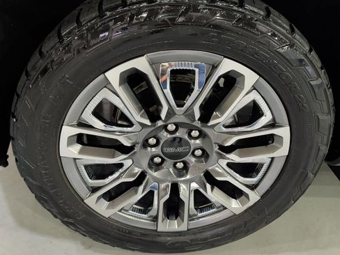 Used 2024 GMC Sierra 1500 Denali Ultimate AWD/4WD image 9