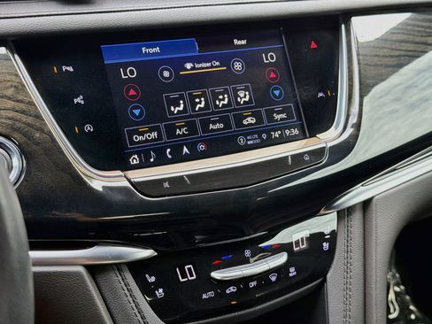Certified 2024 Cadillac XT6 Premium Luxury w/ Technology Package FWD image 16