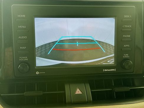 Used 2020 Toyota RAV4 LE FWD image 21
