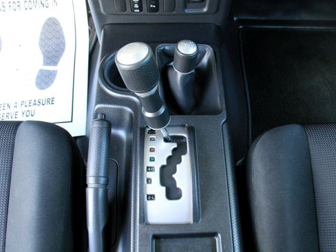 Used 2010 Toyota FJ Cruiser 4WD image 14