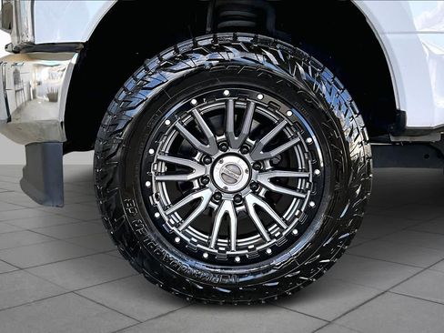 Used 2021 Ford F250 XLT w/ FX4 Off-Road Package image 10