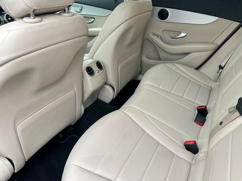 Used 2022 Mercedes-Benz GLC 300 4MATIC image 23