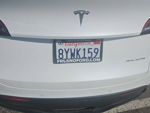Used 2021 Tesla Model Y Long Range image 8