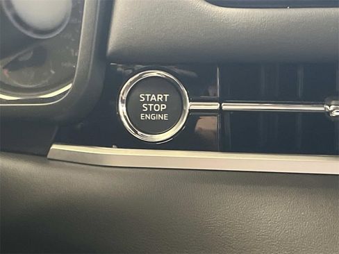 New 2026 Mitsubishi Outlander SE image 24