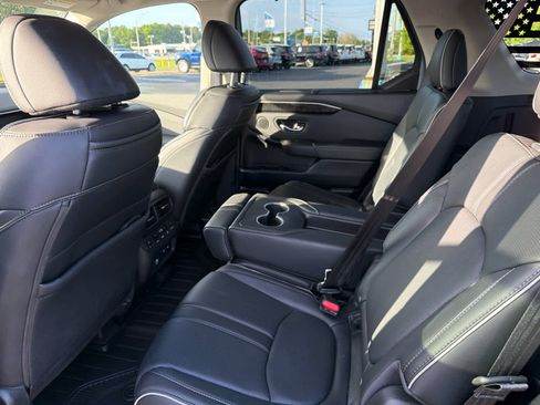 Used 2025 Honda Pilot Elite image 14