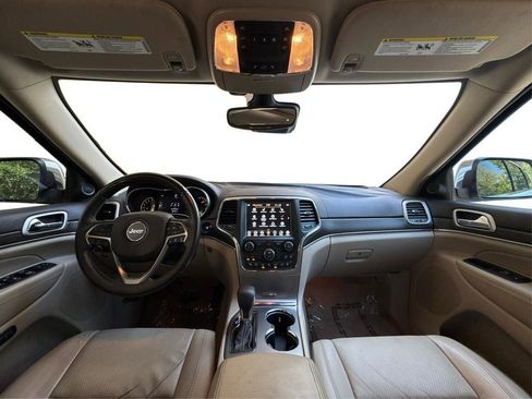 Used 2018 Jeep Grand Cherokee Overland image 23