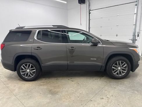 Used 2019 GMC Acadia SLT AWD/4WD image 4