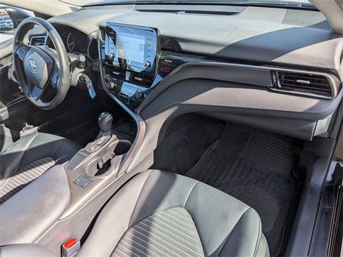 Used 2022 Toyota Camry SE w/ Cold Weather Package image 30