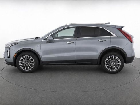 Used 2025 Cadillac XT4 Premium Luxury FWD image 6