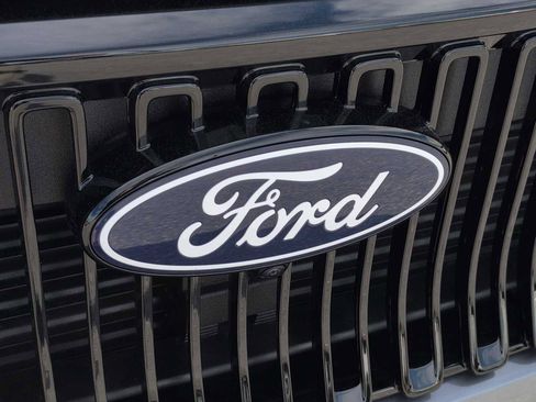 New 2026 Ford Maverick Lobo AWD/4WD image 17