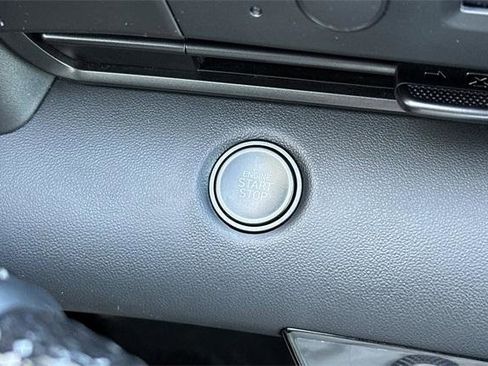 Certified 2025 Hyundai Elantra Sport image 22