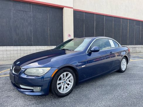 Used 2011 BMW 328i Convertible w/ Premium Pkg image 2