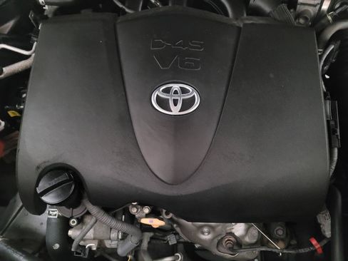 Used 2020 Toyota Highlander XLE FWD image 30