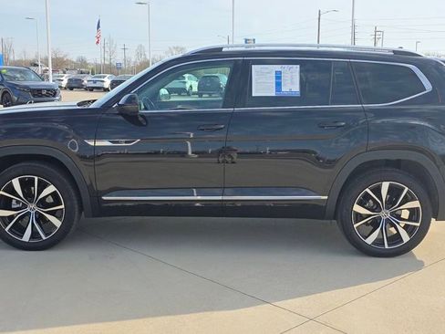 Used 2025 Volkswagen Atlas SEL Premium R-Line image 2