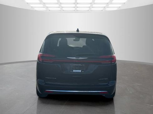 New 2026 Chrysler Pacifica Limited FWD image 6