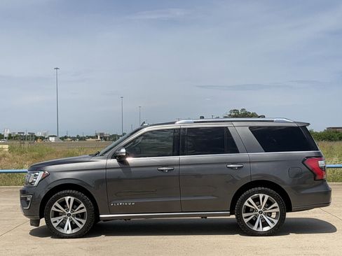 Used 2021 Ford Expedition Platinum AWD/4WD image 3