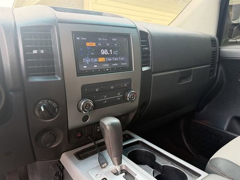 Used 2010 Nissan Titan PRO-4X AWD/4WD image 22