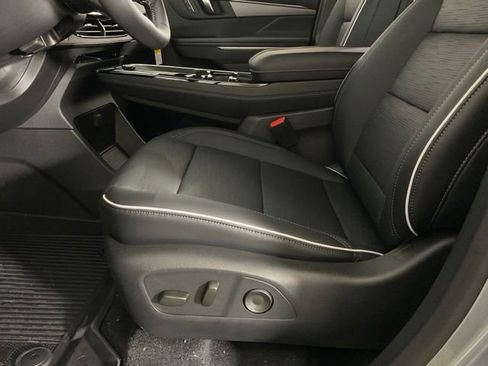 New 2026 Buick Enclave Sport Touring w/ LPO, Floor Liner Package AWD/4WD image 31