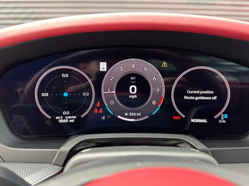 Certified 2025 Porsche 911 Carrera RWD image 24