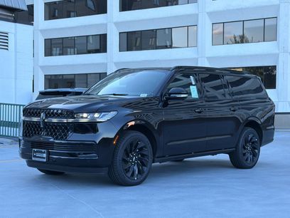 New 2026 Lincoln Navigator L Reserve w/ Jet Appearance Package
