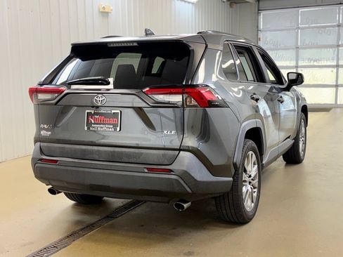 Used 2019 Toyota RAV4 XLE Premium FWD image 5