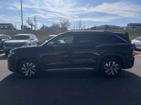 New 2026 Volkswagen Tiguan S FWD image 4