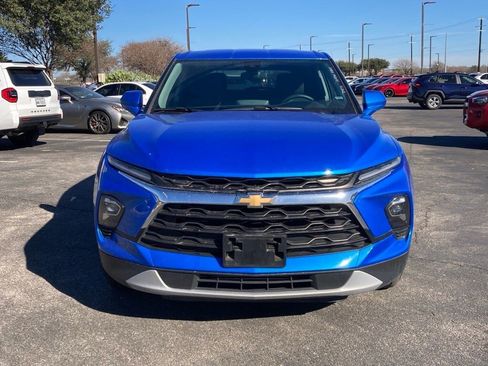 Used 2025 Chevrolet Blazer LT image 2