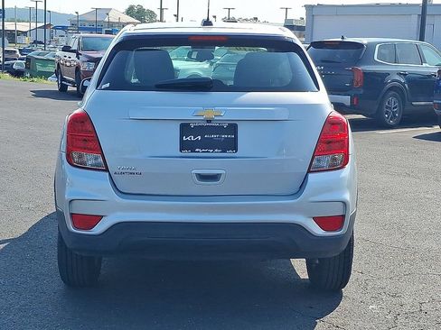 Used 2019 Chevrolet Trax LS FWD image 5
