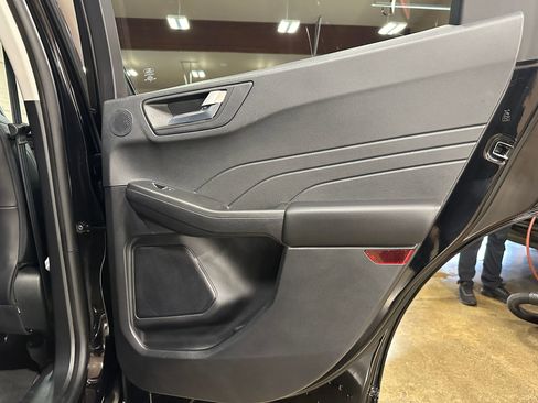 Used 2022 Ford Escape SEL w/ Technology Package AWD/4WD image 22