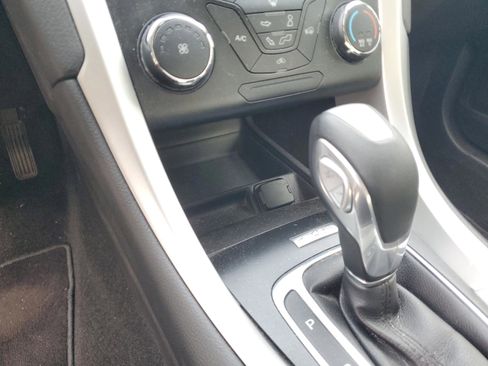 Used 2013 Ford Fusion SE image 25