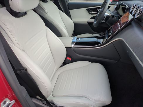 Used 2026 Mercedes-Benz GLC 300 4MATIC image 35