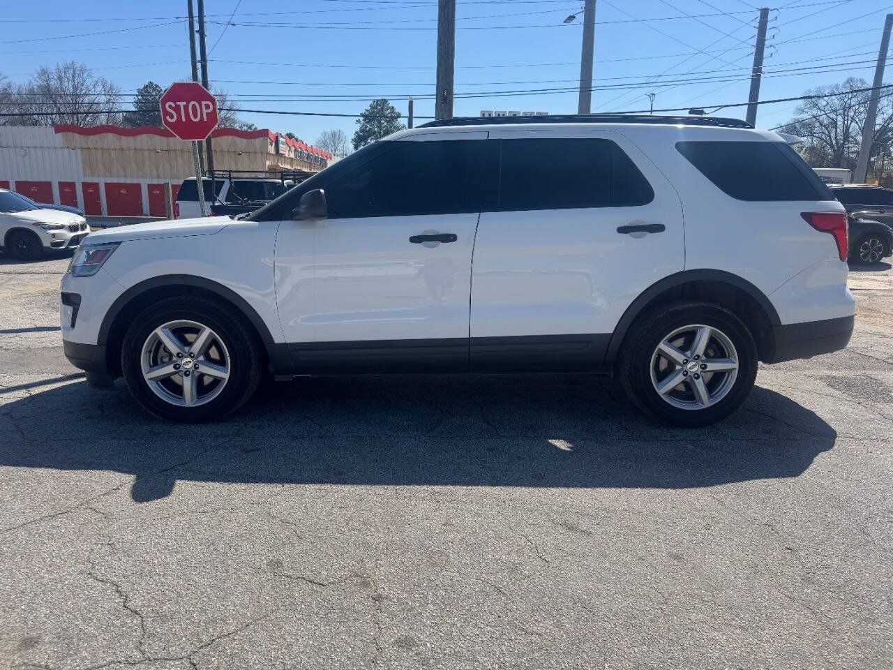 Used 2018 Ford Explorer FWD image 2