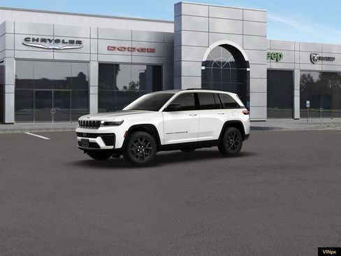 New 2026 Jeep Grand Cherokee Altitude AWD/4WD image 2
