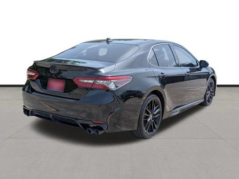 Used 2022 Toyota Camry XSE FWD image 5