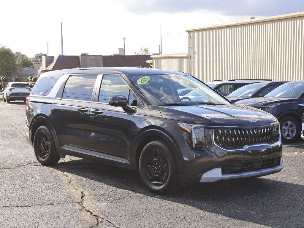 Certified 2026 Kia Carnival FWD image 2