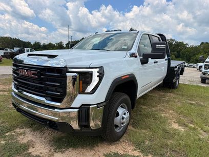 New 2026 GMC Sierra 3500 Pro w/ Convenience Package