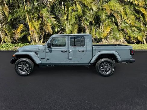 New 2026 Jeep Gladiator Sport AWD/4WD image 2