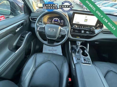 Used 2023 Toyota Highlander Limited image 9