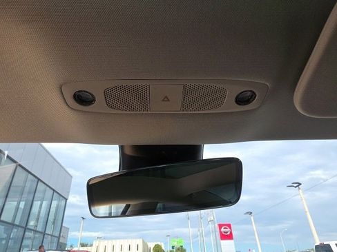 Used 2023 Tesla Model 3 Standard Range image 19