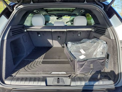 New 2026 Land Rover Range Rover Sport SE AWD/4WD image 13